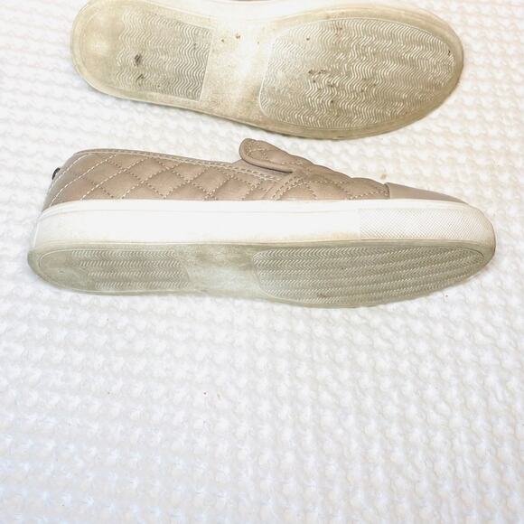 Steve Madden Zaander Tan Quilted Slip On Sneaker Size 6 Comfort Casual - Picture 3 of 3